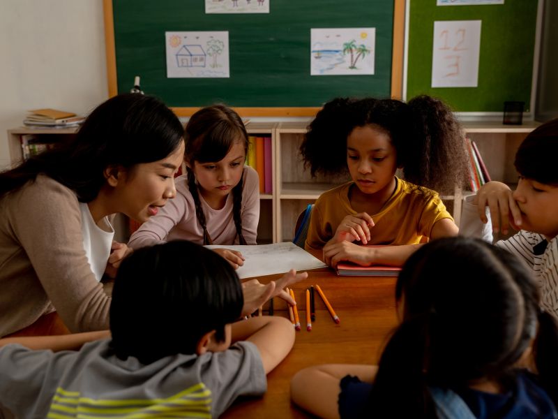 como ensinar educação financeira nas escolas